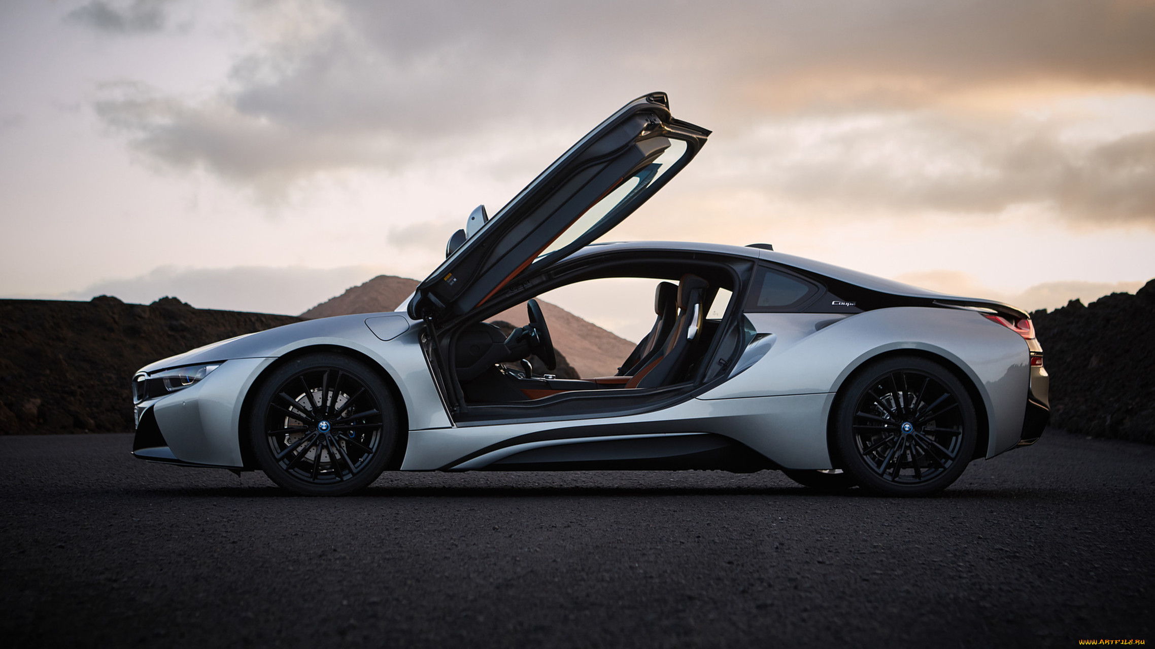 BMW i8 Coupe 2019